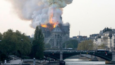 notre dame katedrali'nde çıkan yangın - turuncuyolcu-YYpGt