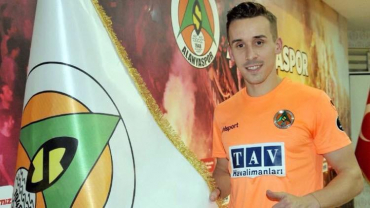 alanyaspor'u taşıyan yolcu minibüsün devrilmesi - turuncuyolcu-vFRkU